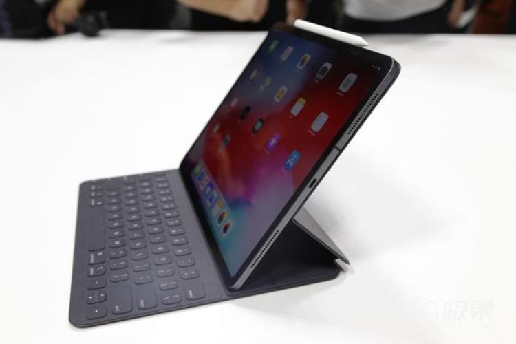 新ipadpro死机无法关机重启,ipad无法截屏了