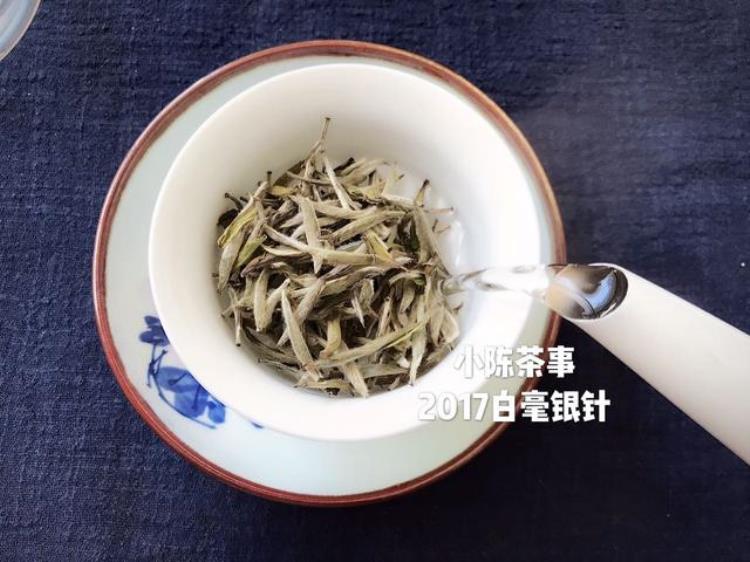 茶叶泡完有白沫,如何判断白茶是否变质