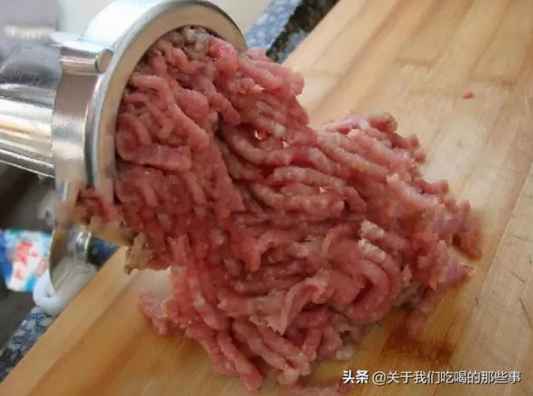 买肉馅是先称还是先绞肉「去菜场绞肉馅先绞还是先称哪种不吃亏背后问题真不小」