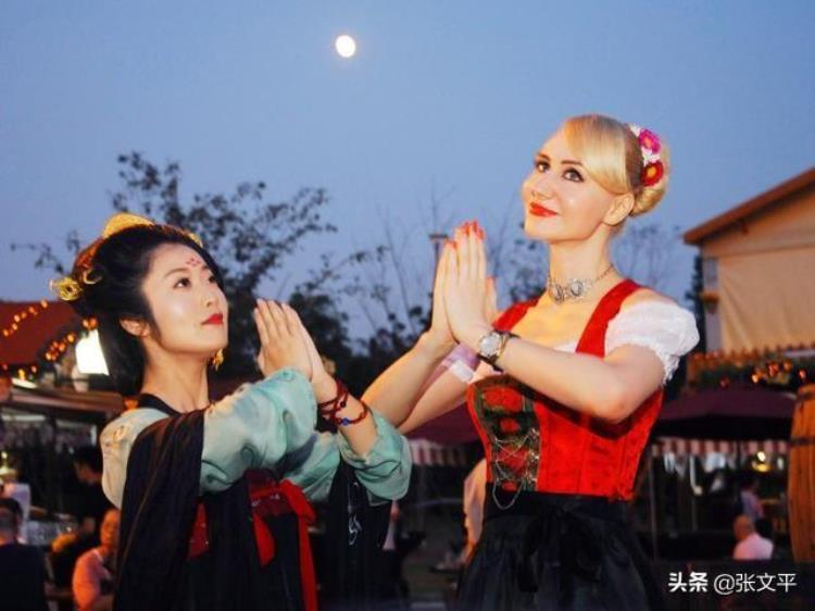 中秋节为什么要拜月光「为什么中秋节祭拜月亮是女人的专属活动为什么男人不能参与呢」