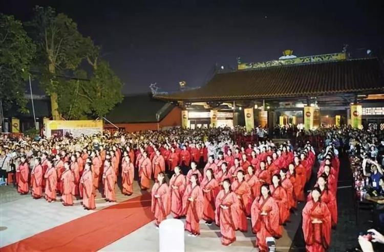 中秋节的月亮有什么变化「中秋节是怎么和月亮挂上钩的几千年来月亮都发生了什么变化」