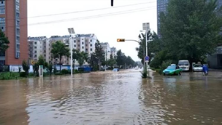 为什么下雨天会有雷声和闪电「下雨出现闪电和雷声这是为什么闪电和雷声是如何形成的」