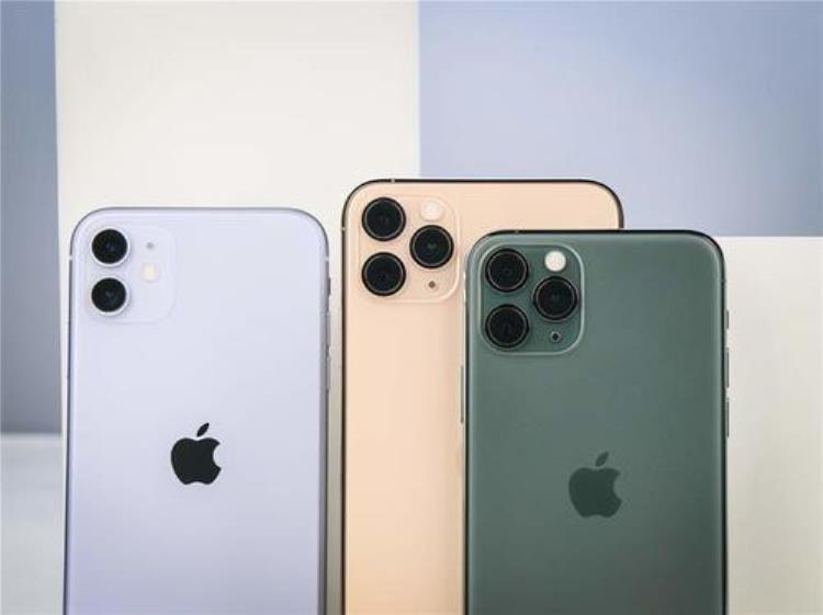 2022年苹果iPhone11估计降到多少「iPhone11降到3699元在2022年这个时间点买它还是骁龙8旗舰」