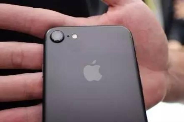 iphone 7发售「如7而至|iphone7于9月16日开卖中国首发5388元起重点是可以在大街上捡」