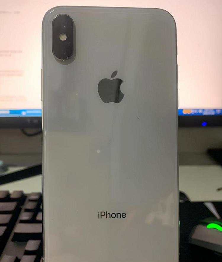 有隐藏id的苹果x值多少钱「有隐藏ID的iPhoneX只要600元我劝你别买」