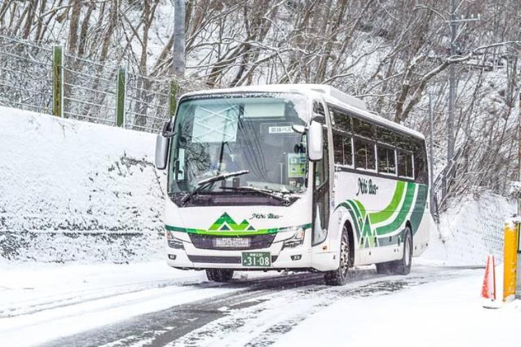 日本滑雪温泉「迎着飞雪泡温泉日本冬季小众游」