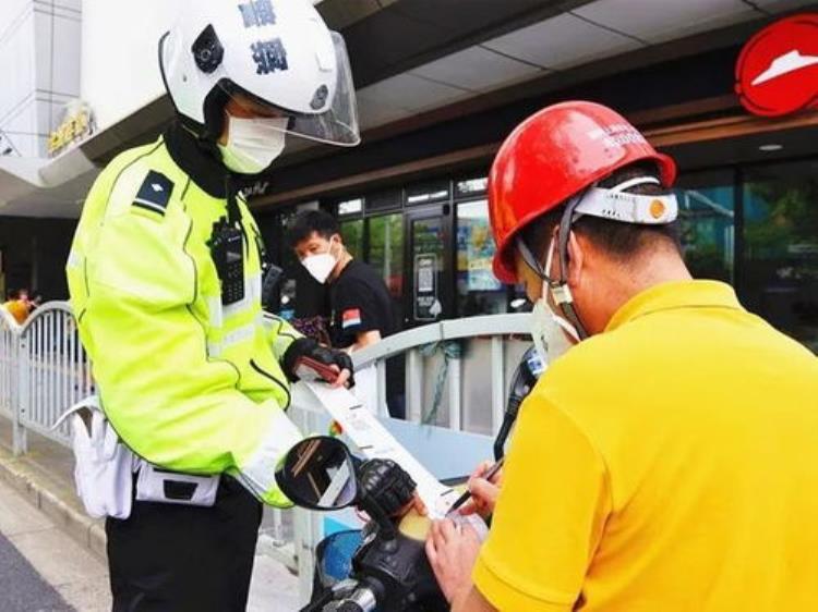 护平安促满意摩托车驾驶人考试福利送证上门送考下乡再送头盔保安全