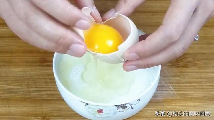 鸡蛋清和牛奶蒸双皮奶「牛奶鸡蛋放锅里蒸广东的双皮奶就这么简单干净卫生无添加」