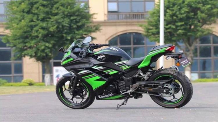 川崎ninja250r价格「国内卖的最火得川崎ninja250摩托车价格便宜只要41万元」