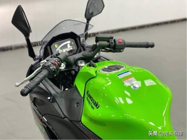 川崎 Ninja650「高不成低不就的川崎Ninja650跑车细究之下其实也没那么尴尬」