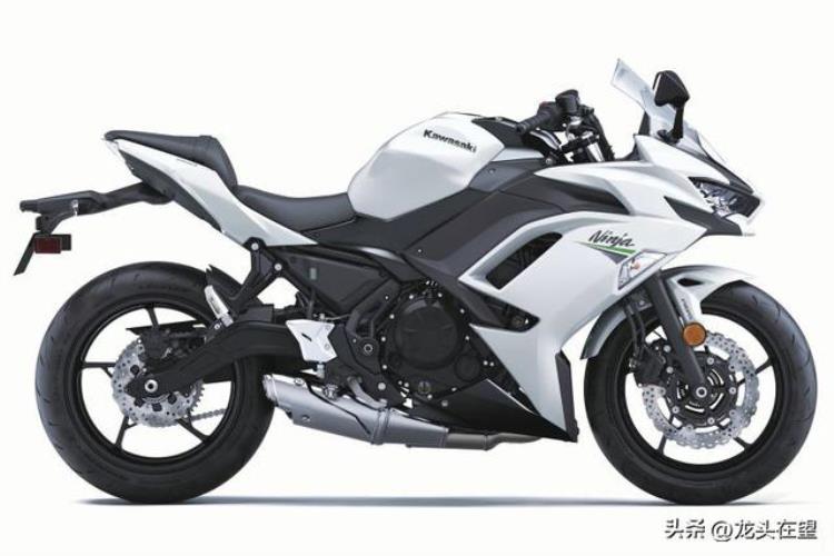 川崎 Ninja650「高不成低不就的川崎Ninja650跑车细究之下其实也没那么尴尬」