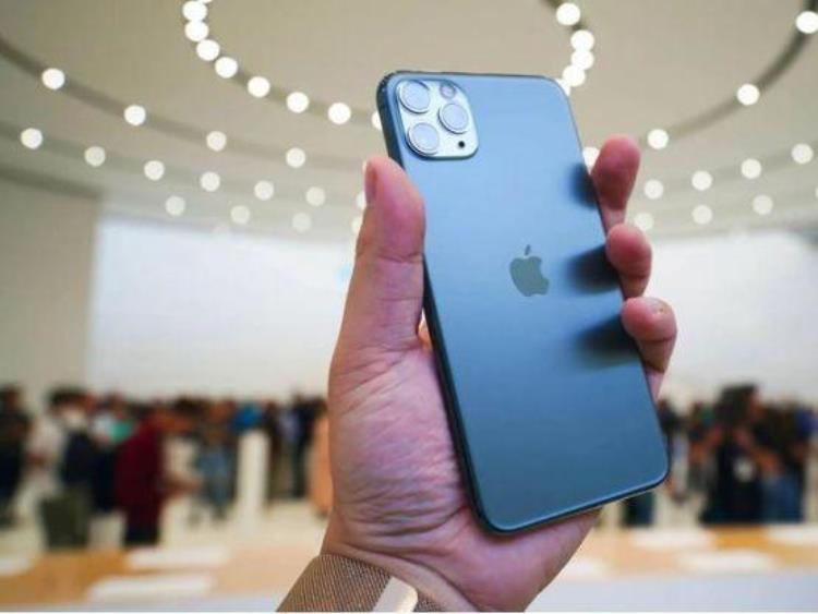 苹果11换二手11ProMax值得吗「换换回收是真的吗二手iPhone11Promax值得入手吗」