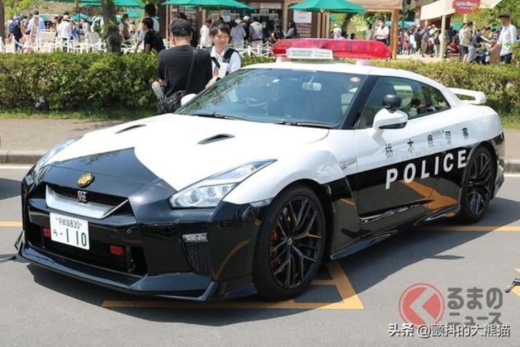 日本警车车型从皇冠到GTRLC500等各款车身颜色都是黑白的原因