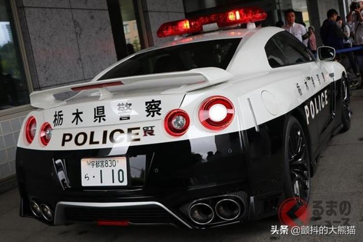 日本警车车型从皇冠到GTRLC500等各款车身颜色都是黑白的原因