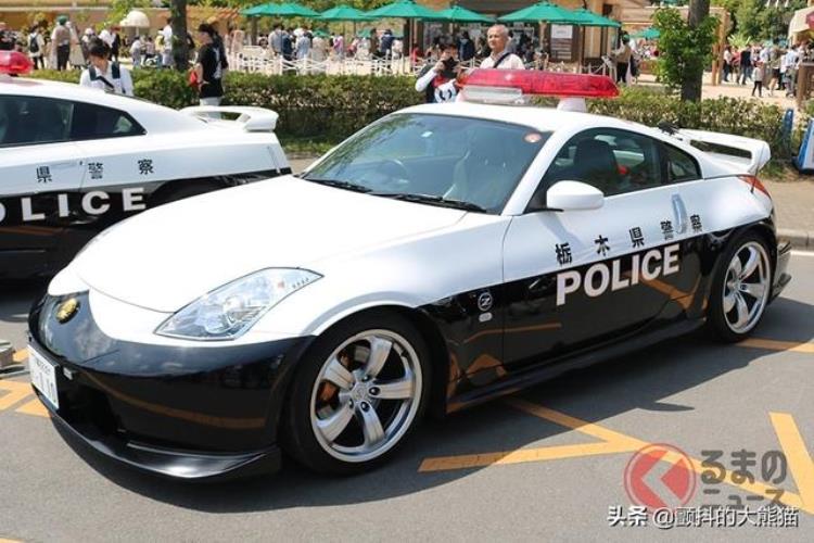 日本警车车型从皇冠到GTRLC500等各款车身颜色都是黑白的原因