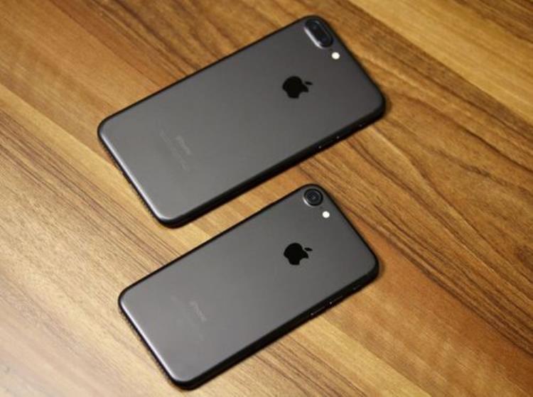 13发布后12降价「iPhone13宣布收尾128GB降至四千档果粉太开心了」