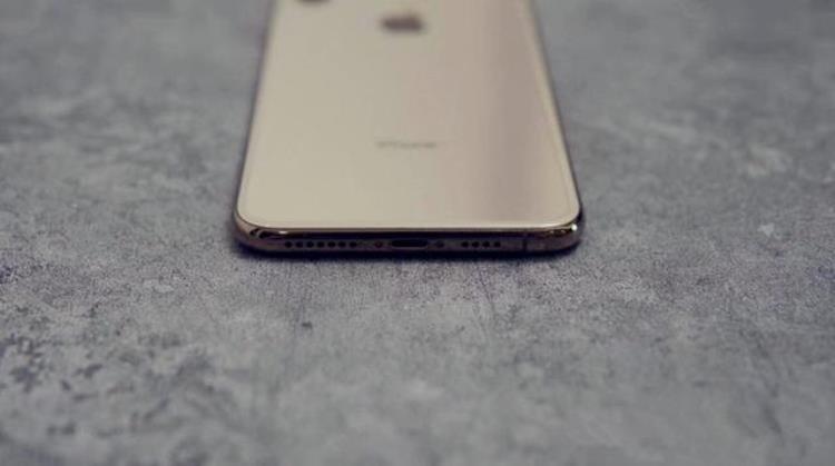 组装一部苹果xsmax多少钱「一台组装iPhoneXSMax不足三千元还敢买二手苹果机吗」