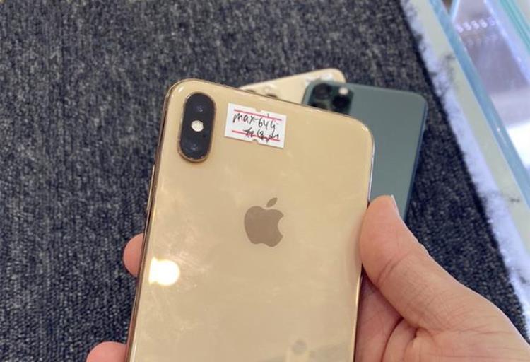 组装一部苹果xsmax多少钱「一台组装iPhoneXSMax不足三千元还敢买二手苹果机吗」