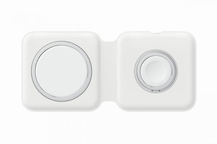 apple magsafe 双项充电器「苹果原装MagSafe双项磁吸充电器开售定价1049元」