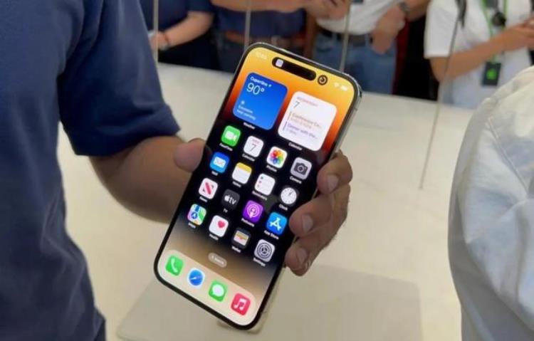 苹果手机买不到了吗「苹果手机卖不动了吗库克重返中国iPhone14全系跌至新低」