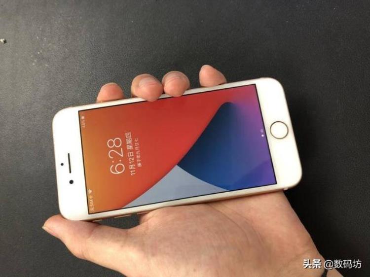 苹果8二手32g多少钱「1300元买台二手iPhone8内存256G到底值不值」