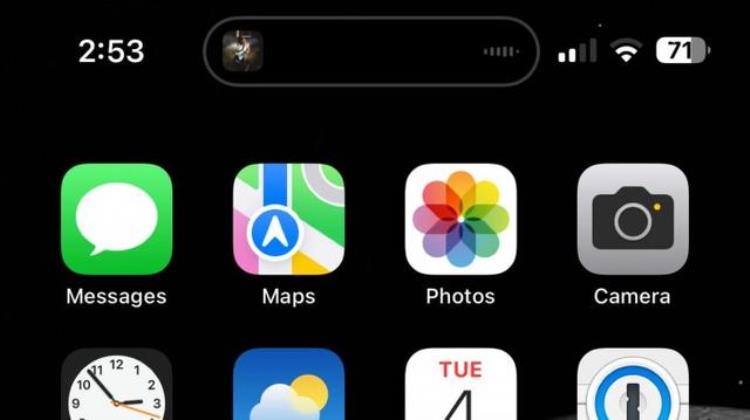 iOS161Beta下使用黑色壁纸或黑暗模式时灵动岛周围会增加灰色边框