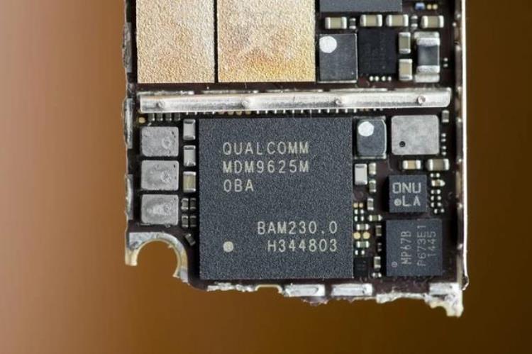 基带还是华为强苹果自研基带又失败了明年iPhone15还用高通