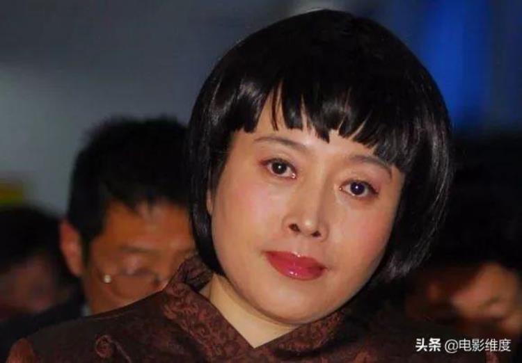 60岁丁嘉丽婚姻坎坷5年离婚2次有阴影今孤身一人吃斋念佛