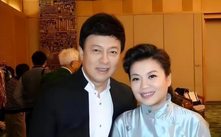 张也 未婚,歌手张也结过几次婚