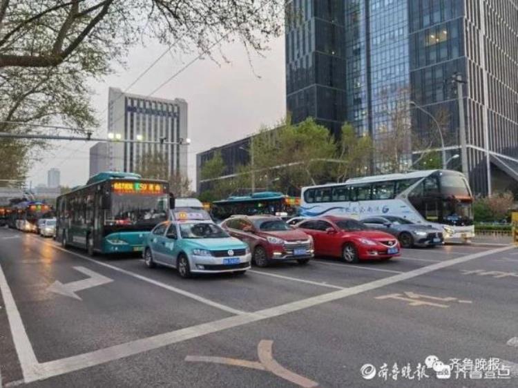 游客吐槽济南新能源出租车价格高「打车费堪比一线城市济南市民质疑新能源出租车价格高官方回应」