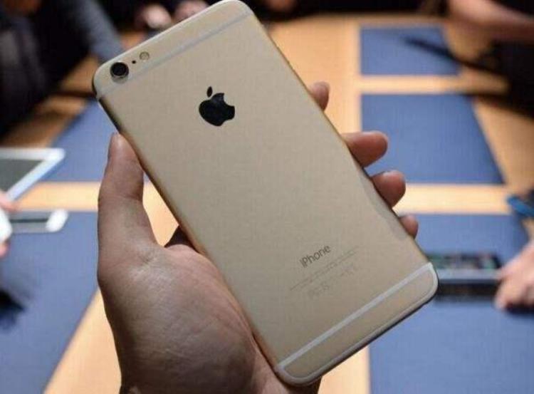 杭州卖了11年iPhone的老司机要去种奶油草莓了曾月入10多万还上过杭州苹果店黑名单