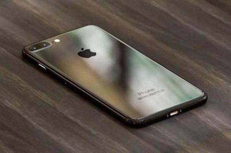 杭州卖了11年iPhone的老司机要去种奶油草莓了曾月入10多万还上过杭州苹果店黑名单