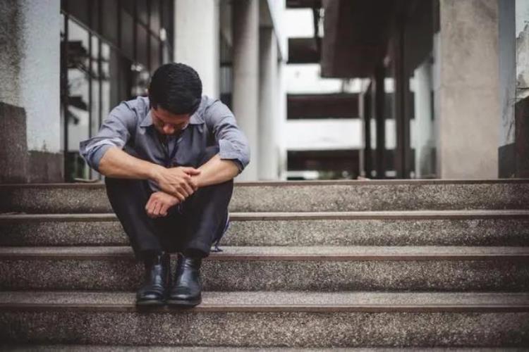 为什么人到中年越来越不舍得花钱了,越到中年越不舍得花钱