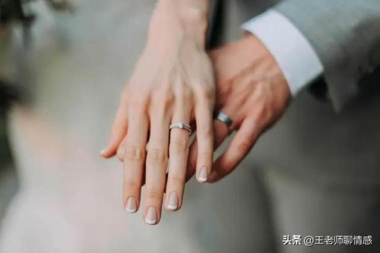 为啥婚姻是爱情的坟墓,女人选择离婚是否对婚姻感到失望