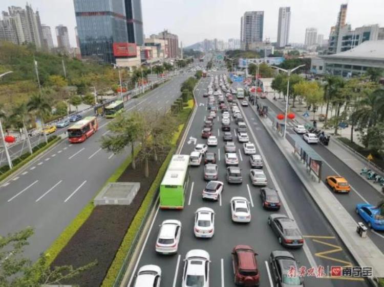 南宁客运站什么时候发车「市民赶在除夕前回家过年南宁市各大客运站迎来一波客流」