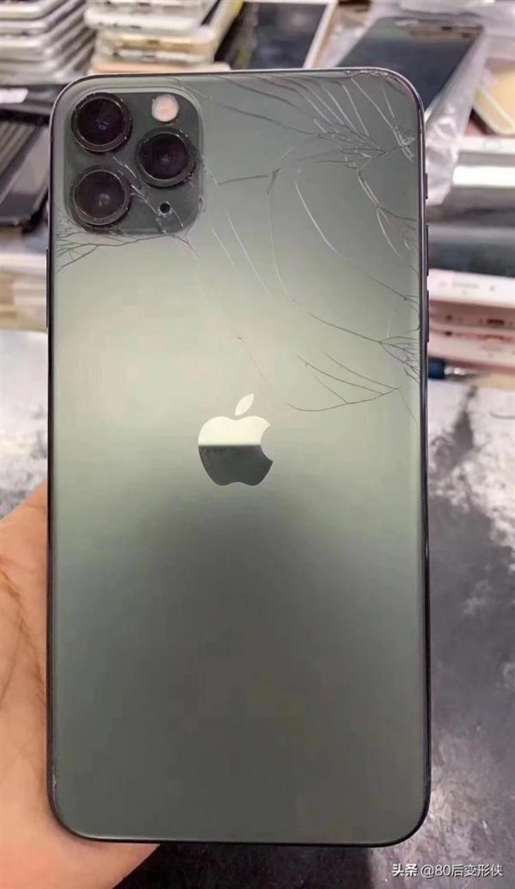 苹果11pro后面玻璃碎了多少钱修,修iphone11后盖容易碎吗