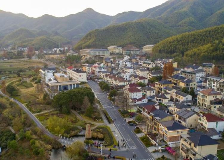 总书记挂念的关键小事丨留住鸟语花香田园风光