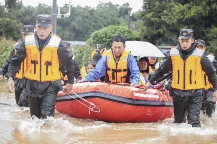 今夏南方强降雨为啥多何时停雨呢「今夏南方强降雨为啥多何时停」