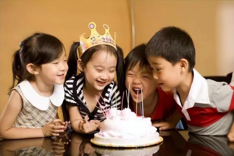 孩子过生日是选阳历还是阴历「孩子过生日选阴历还是阳历父母别不在意可有大差别」