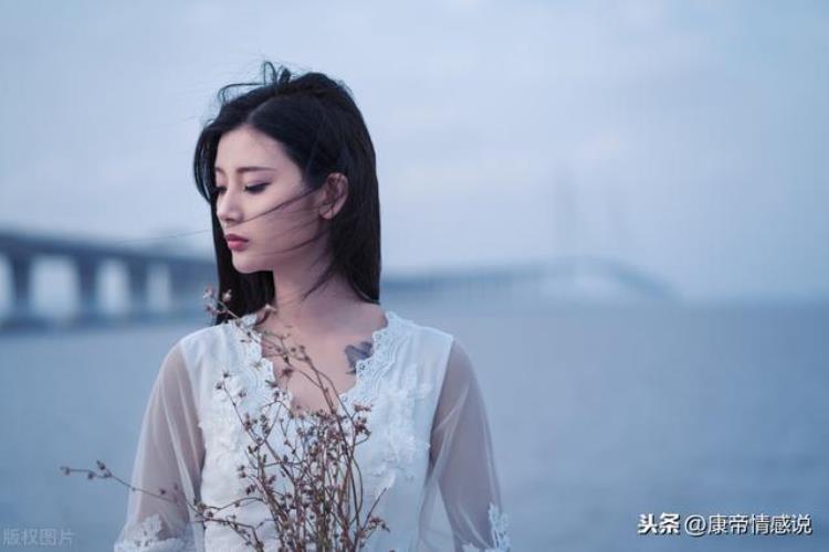 女人离婚后为什么会后悔「女人离婚以后为什么总是很后悔想复婚已经不可能了」