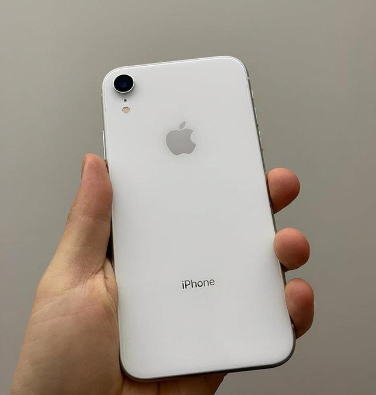 xr国行128g二手「二手国行iPhoneXR256GB只要1700评论商家还含泪赚了500」