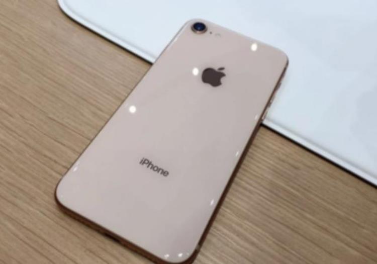 iphone8出售「iPhone8也迎来了退场清仓降至3000价位起性能依然能打」