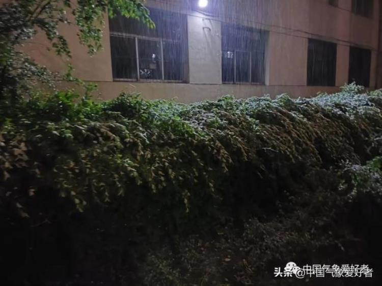 四月暴雨「这场四月暴雪和倒春寒,为什么这么离谱什么时候结束」