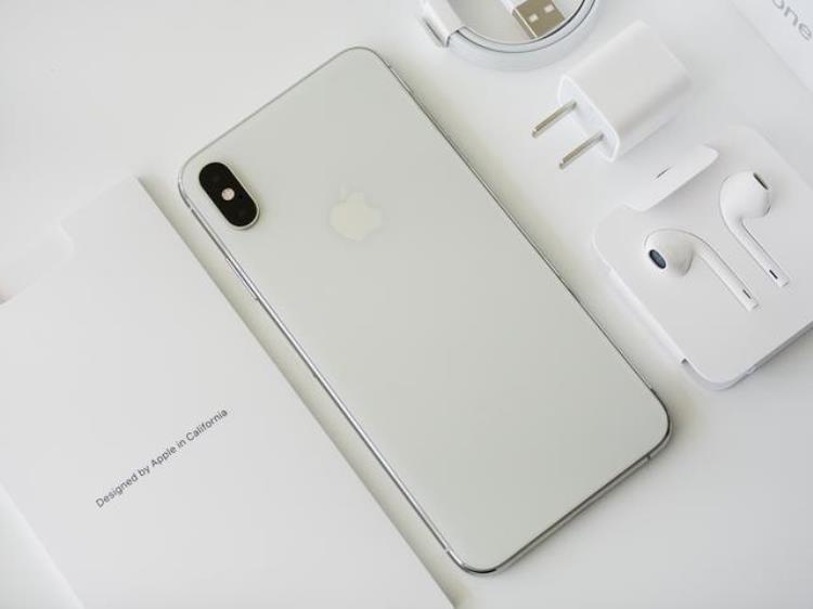 iphonexs市场价「暴跌1729元iPhoneXS系列最新渠道价曝光网友还是买不起」