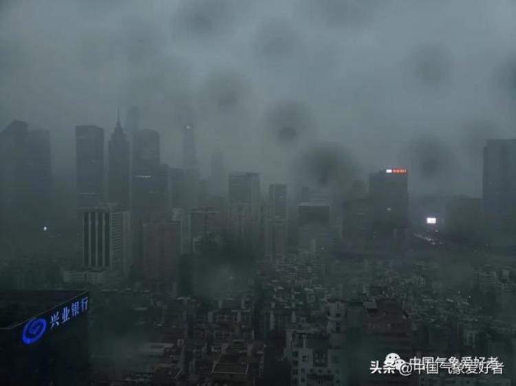 四月暴雨「这场四月暴雪和倒春寒,为什么这么离谱什么时候结束」