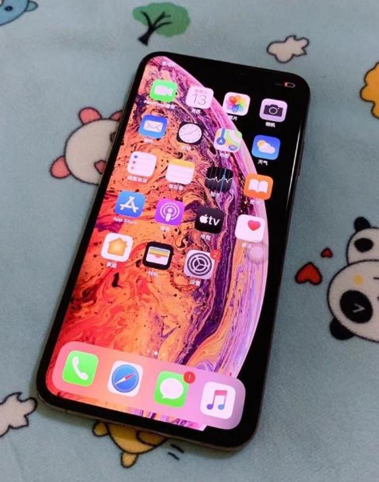 iPhoneXSMax只要3000块只因无面容屏幕有亮点值不值