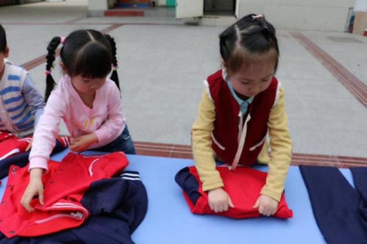 9月出生的孩子上学得晚一年吗「孩子出生在九月晚上一年小学会吃亏8月末和九月初才尴尬」