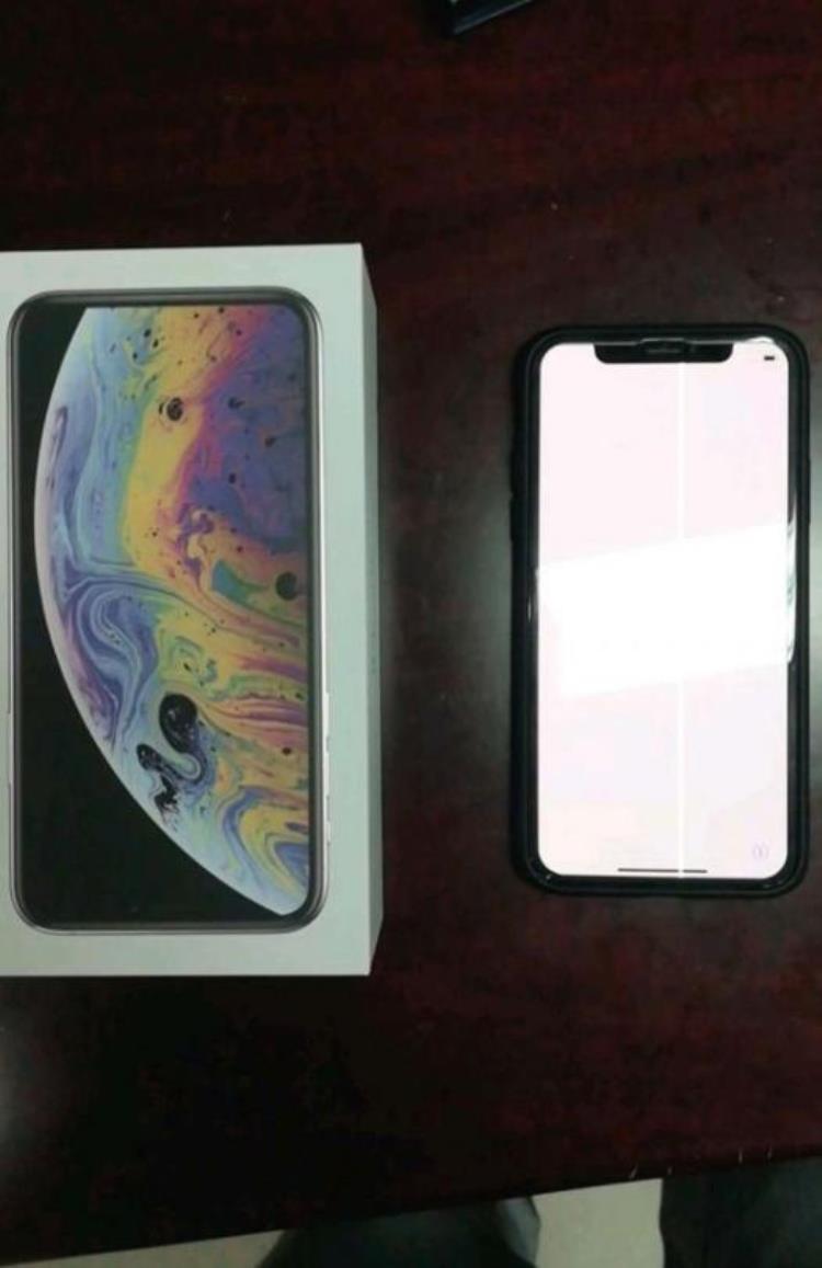 iphonexs 屏幕绿线「屏幕绿线老毛病刚到手的iPhoneXS就翻车了」