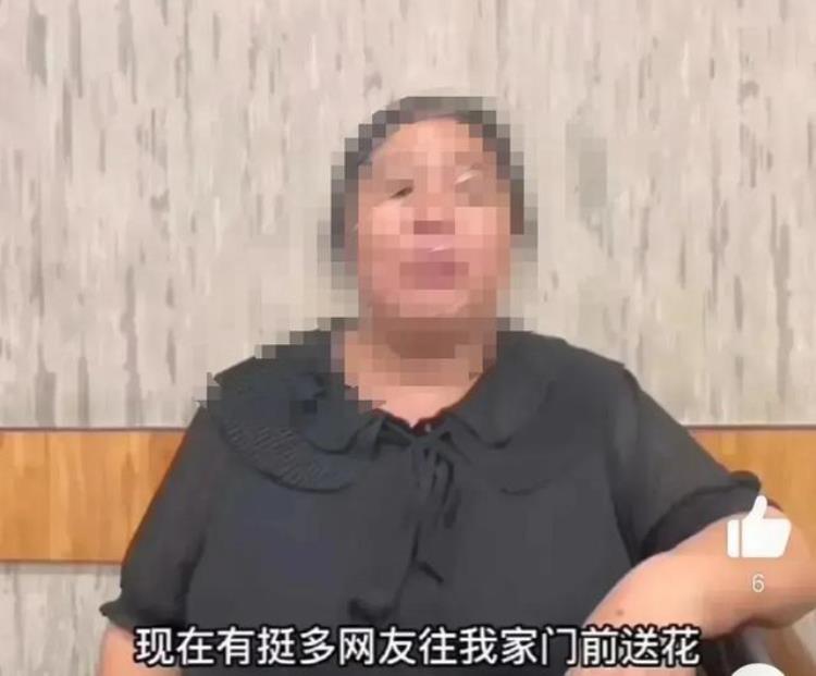 烧烤店打架老板有事吗「烧烤店打人事件老板娘被送花圈你看到网络背后的幽微人性吗」