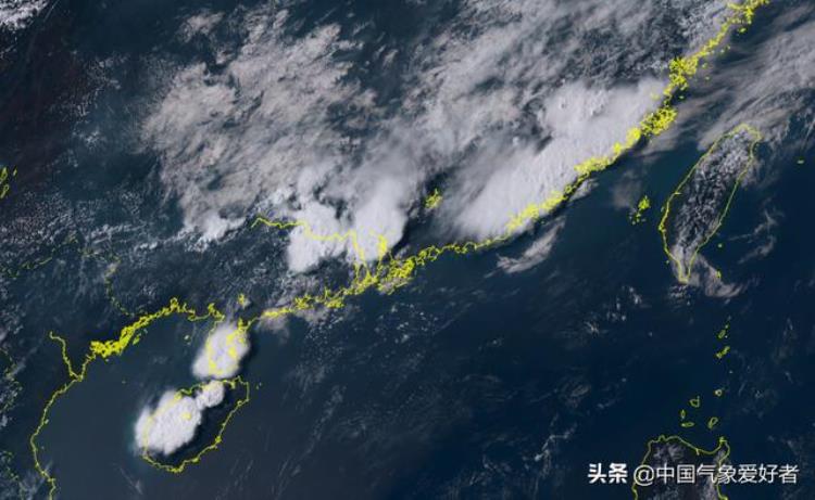 厦门ufo「雷雨后厦门夜空突现大量光点外星人大举入侵分析非常罕见」